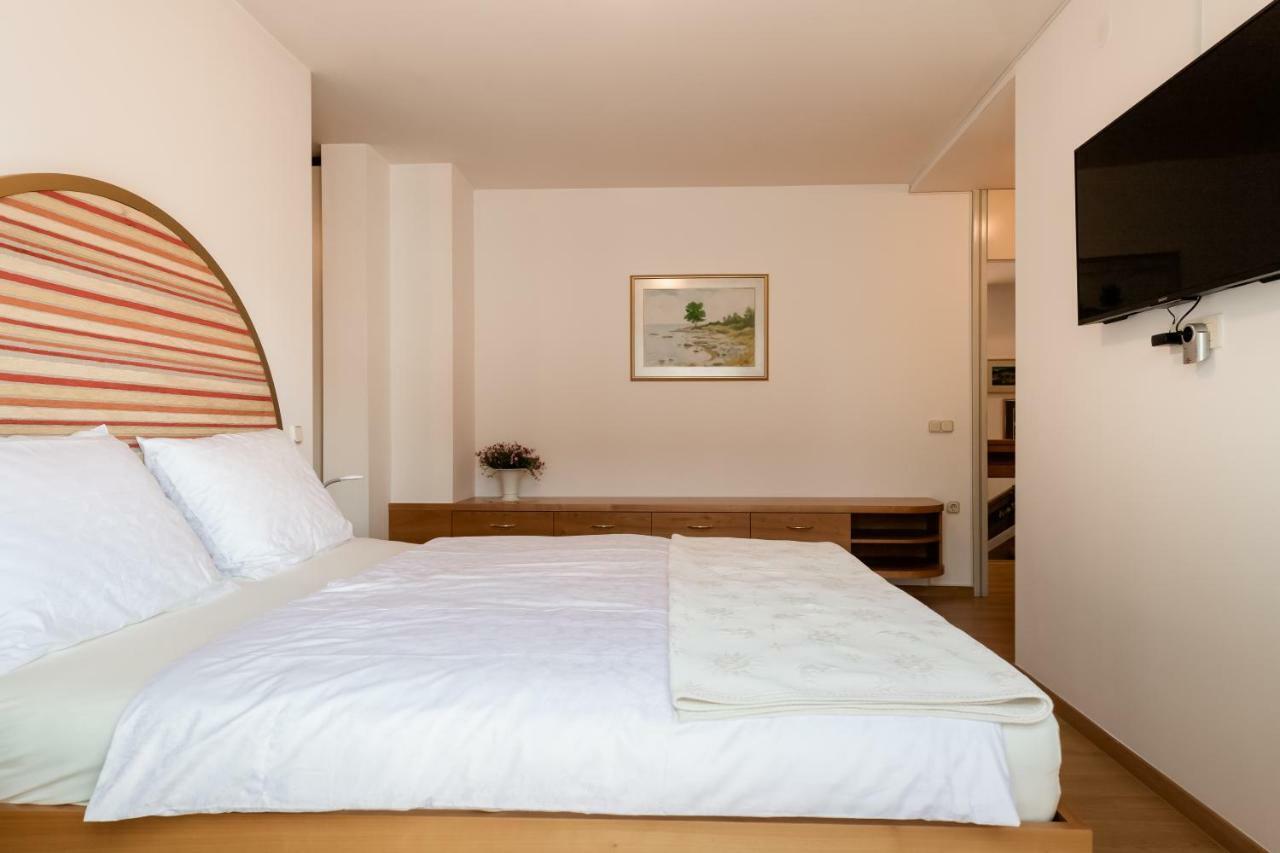 Rozna Dolina Apartment Любляна Экстерьер фото